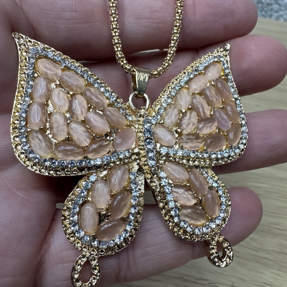 Betsey Johnson Butterfly Rhinestone Pendant Necklace Rose Gold Color - Picture 3 of 6